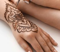 Celebrate EID: Henna Hand Painting with Shaheen Sultana 